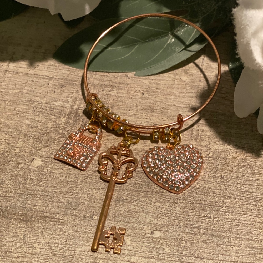 Bangle Bracelet Gold - Picture 3 of 5
